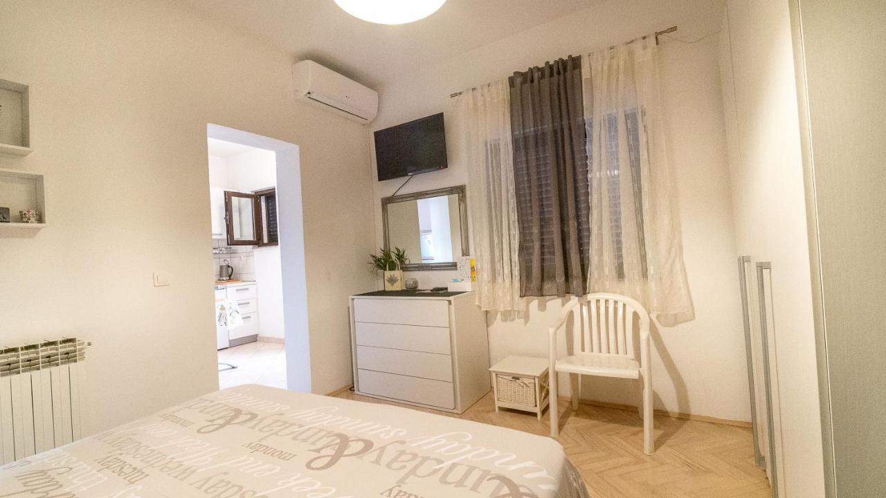 Lela 1 Apartment บาร์บินเย ภายนอก รูปภาพ