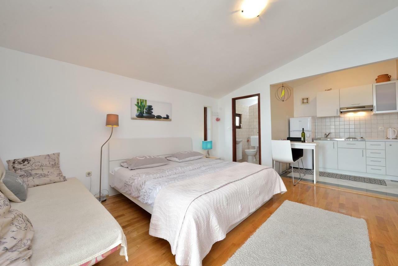 Lela 1 Apartment บาร์บินเย ภายนอก รูปภาพ